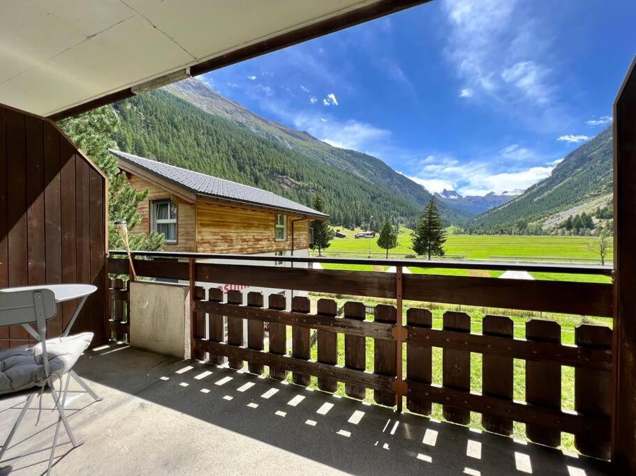 Pure Comfort! Entire Apartment With Abundant Space Near Zermatt With Parking! Täsch Buitenkant foto